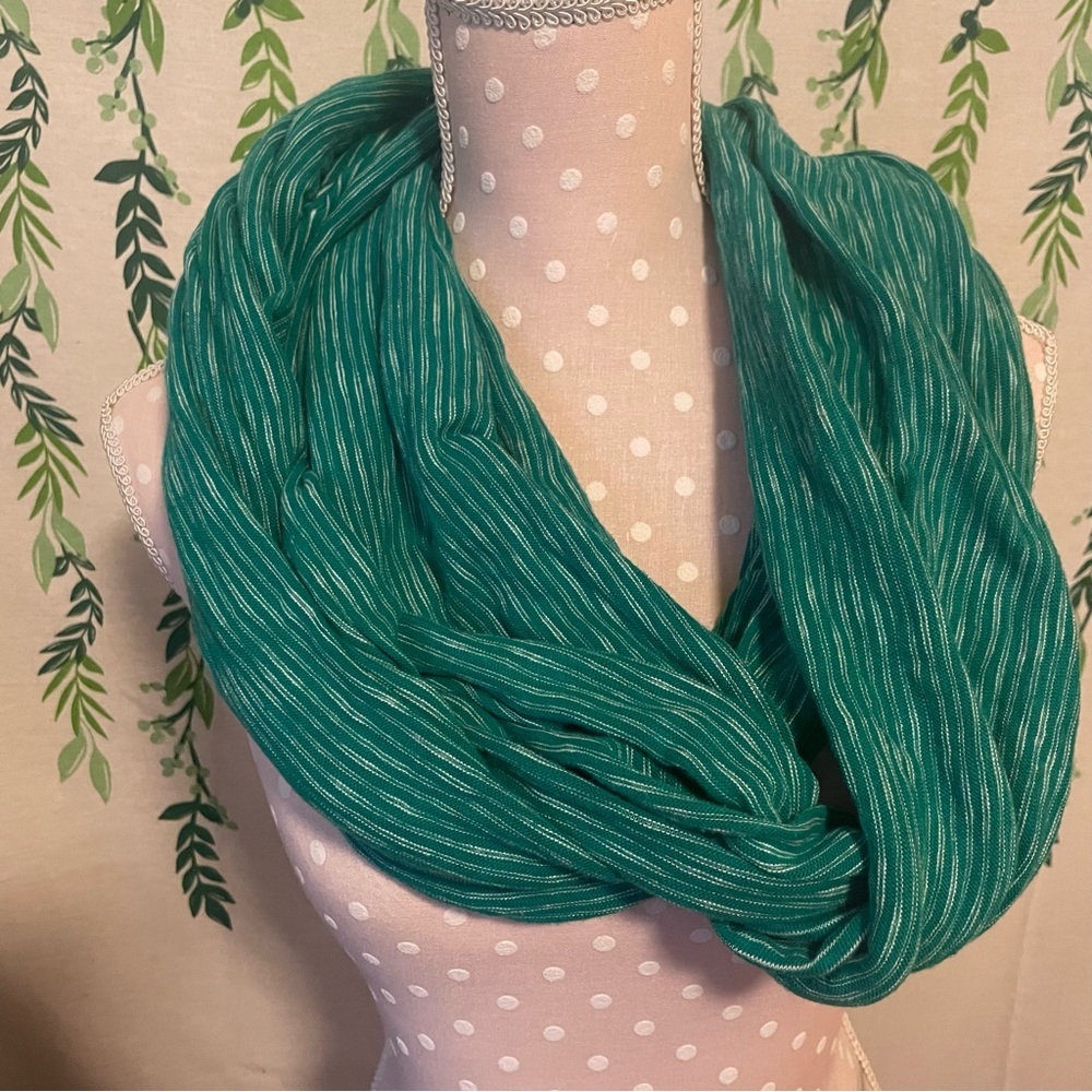 Green/White Striped Infinity Scarf D2